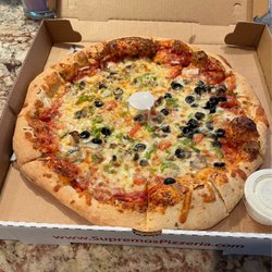 Supremo's Pizzeria - Veggie pizza