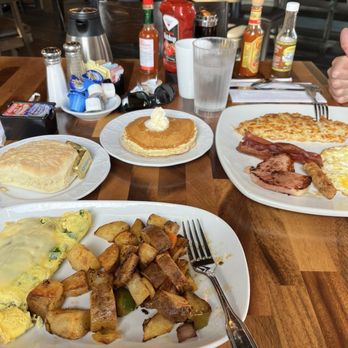 Tradewinds Cafe & Bar - TradeWinds breakfast - Breakfast & Brunch Near Me - Oxnard, California