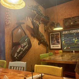 Cool decor! Cool decor!