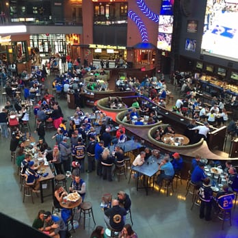 Tinsel Tavern - Crowd - Sports Bars Near Me - St. Louis, Missouri