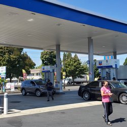 Gas station in salem