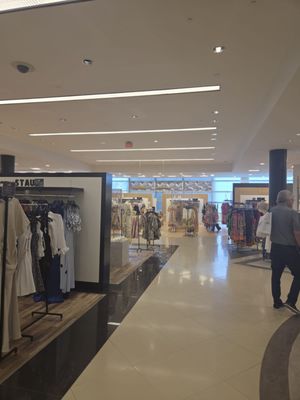 Bloomingdale's by null