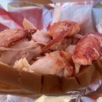 Sprague's Lobster - Lobster roll - Seafood Near Me - Wiscasset, Maine Sprague's Lobster - Lobster roll - Seafood Near Me - Wiscasset, Maine