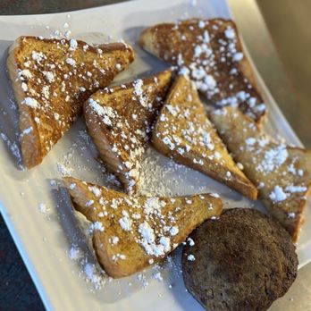 The Rose Garden Restaurant - French Toast - Breakfast & Brunch Near Me - Silver Point, Tennessee The Rose Garden Restaurant - French Toast - Breakfast & Brunch Near Me - Silver Point, Tennessee