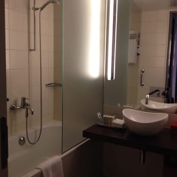 Radisson Blu - Bathroom - Hotels Near Me - Berlin, BE