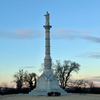 Yorktown Battlefield - Landmarks & Historical Buildings Near Me - Yorktown, Virginia Yorktown Battlefield - Landmarks & Historical Buildings Near Me - Yorktown, Virginia