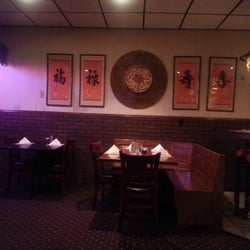 Little Hunan - Dining room.