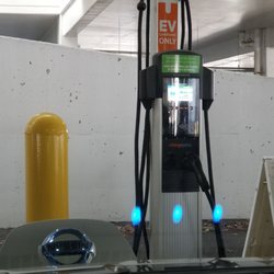 Easton North Parking Garage - One of the Chargepoint stations, 6kw split between lines @ each of the 8 plugs here...