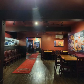 Skipolini's Pizza - Skipolini pizza dining area on 9/25/21 - Food Delivery Services Near Me - Antioch, California