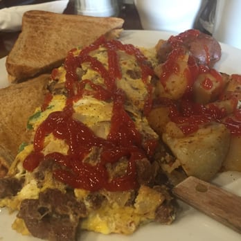 April's Pub & Grill - 'Boston Omelot' w/ wheat toast & home fries - American Near Me - Lynn, Massachusetts April's Pub & Grill - 'Boston Omelot' w/ wheat toast & home fries - American Near Me - Lynn, Massachusetts