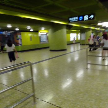港鐵灣仔站 - Concourse - Train Stations Near Me - Hong Kong, HK