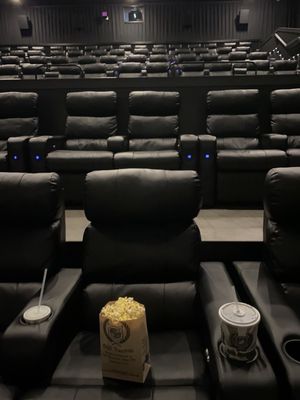 B&B Theatres Liberty Cinema 12 by null