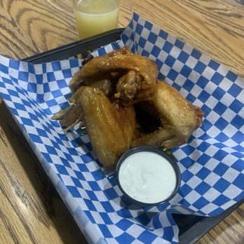 Flounder Inn Tavern - Wings! - American Near Me - Waldport, Oregon