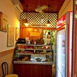 Pizzeria Focacceria da Emi - Small place. Outdoor seating only.