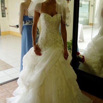 Moki's Custom Design & Alteration - Wedding Gown Alteration - Sewing & Alterations Near Me - Coquitlam, British Columbia