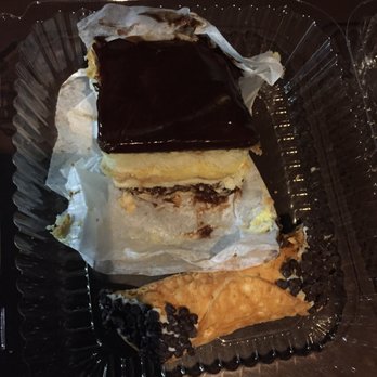 Bova's Bakery - Boston Cream Cake and chocolate chocolate chip cannoli - Bakeries Near Me - Boston, Massachusetts