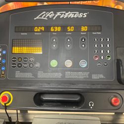 LA Fitness - Treadmil
