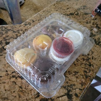 Sugarbee Custom Bake Shop - "Cake" tasting - Desserts Near Me - Redlands, California