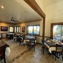 Stone Hearth Grille - Dining room