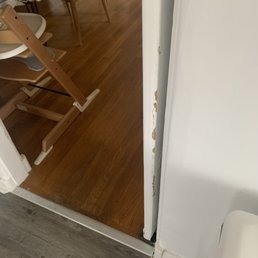 Damages to the door Damages to the door