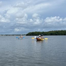 Nice size 2 person kayak. Beautiful area to explore. Nice size 2 person kayak. Beautiful area to explore.