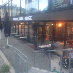 Turkish Grill House - Fin stør Restourant mitt i Grønland rett over gata ved subway baguet med opptil 40 sitte plasser ute og 70 sitte plasser inni