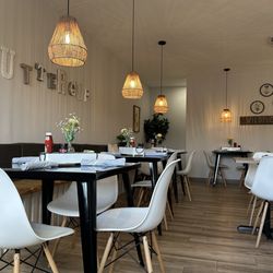 Buttercup Bistro - Modern clean interior