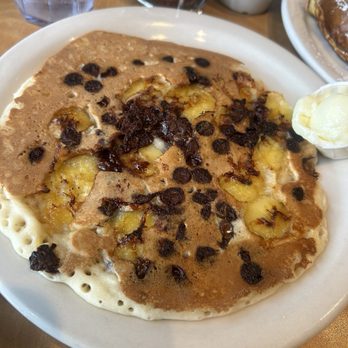 Hobee's Restaurant - Pancakes w/ chocolate chips and bananas - Breakfast & Brunch Near Me - Belmont, California