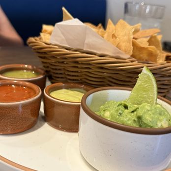 Bravis - Salsa Flight and guacamole - Mexican Near Me - Shakopee, Minnesota Bravis - Salsa Flight and guacamole - Mexican Near Me - Shakopee, Minnesota