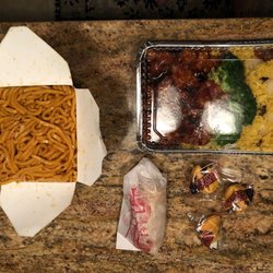 China Wok - Our usual takeout. General Tso's meal and a quart of Lo Mein. Always have to have the egg roll and fortune cookies, too!