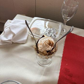 Mimmo's Italian Restaurant - Tiramisu - Italian Near Me - York Beach, Maine Mimmo's Italian Restaurant - Tiramisu - Italian Near Me - York Beach, Maine