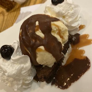 When Pigs Fly Pizzeria - Half fudge brownie sundae - Pizza Near Me - Kittery, Maine When Pigs Fly Pizzeria - Half fudge brownie sundae - Pizza Near Me - Kittery, Maine