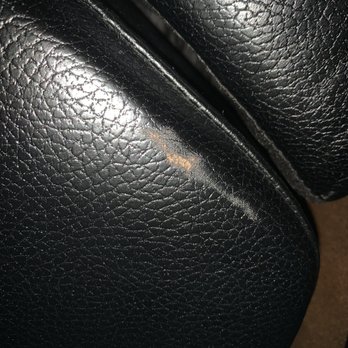 Wolley Movers - Damaged they did to my 4 month old leather love seat. - Movers Near Me - Chicago, Illinois Wolley Movers - Damaged they did to my 4 month old leather love seat. - Movers Near Me - Chicago, Illinois