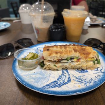 Hungry Honu - Cafes Near Me - Kailua-Kona, Hawaii