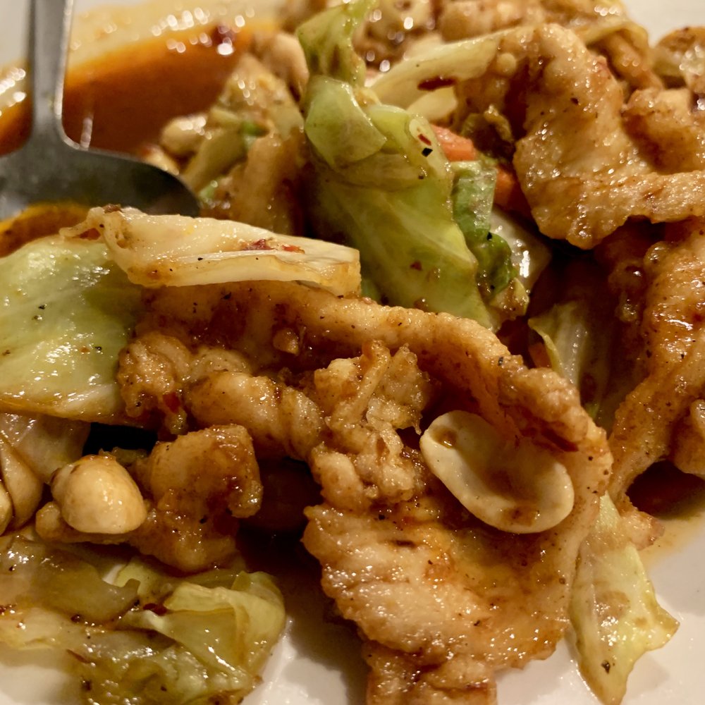 Szechuan's Dumpling - Chili chicken - Szechuan Near Me - Arlington, Massachusetts