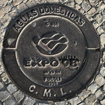 Estação do Oriente - Expo '96 manhole cover - Train Stations Near Me - Lisbon, 11