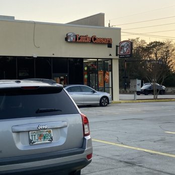 Little Caesars - Drive-through and plenty of parking - Pizza Near Me - Jacksonville, Florida Little Caesars - Drive-through and plenty of parking - Pizza Near Me - Jacksonville, Florida
