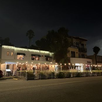 Michael's Restaurant - Michael's Santa Monica - New American Near Me - Santa Monica, California