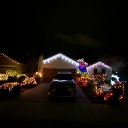 Leo’s Handyman Services - Christmas lights installation