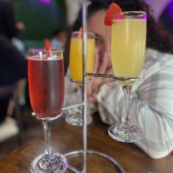 Madres Brunch - Champagne flight - Breakfast & Brunch Near Me - Bellflower, California