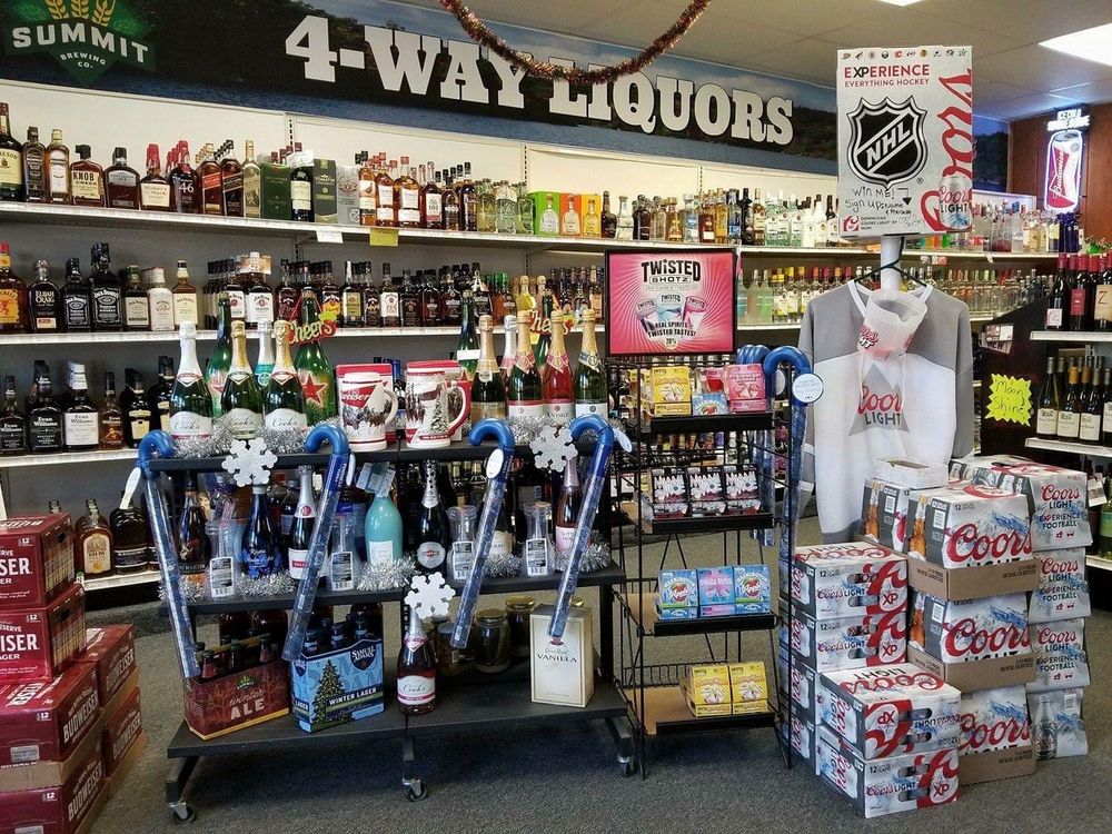 4-Way Liquors Logo