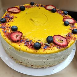 Loaded mango & lime/coconut cheesecake!
