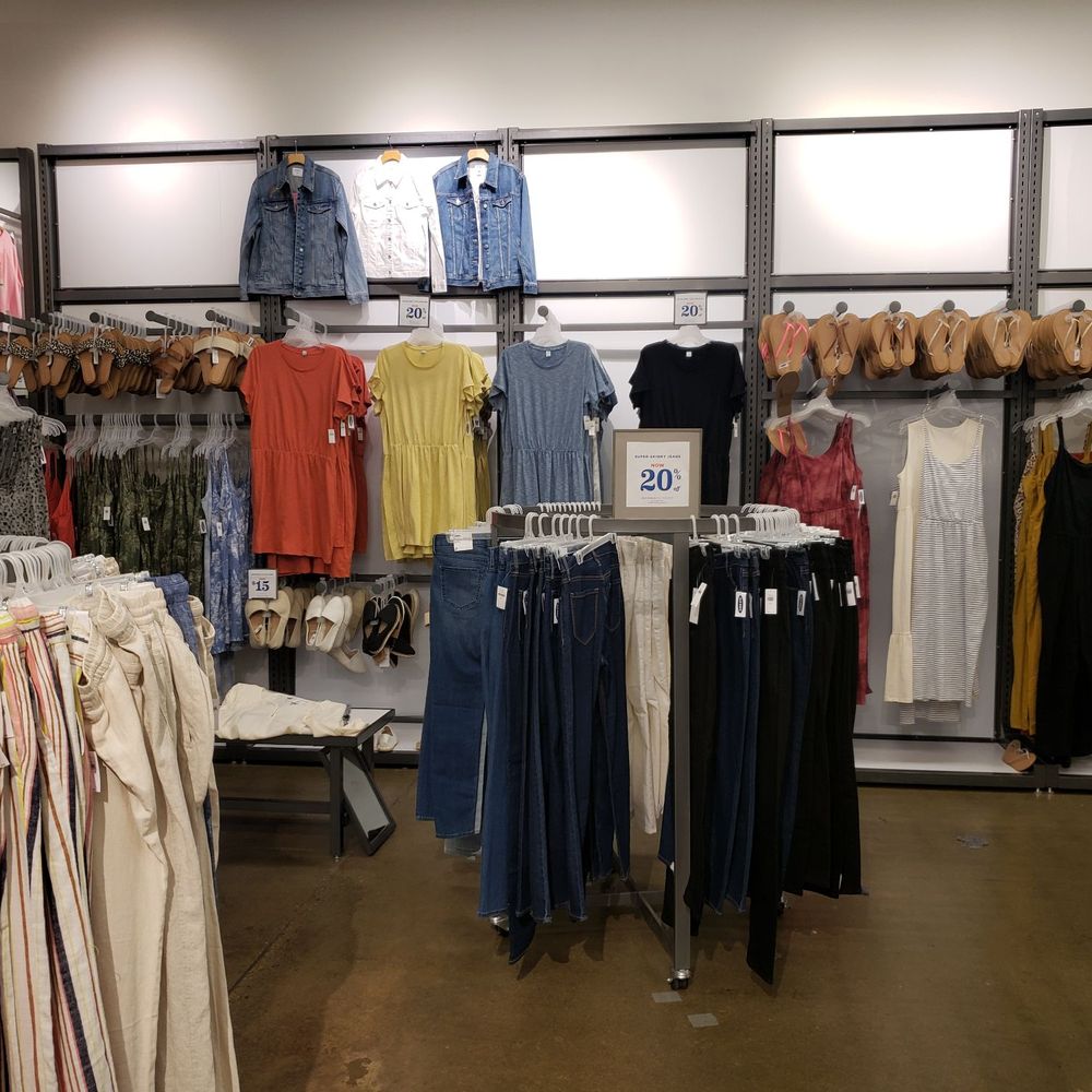 Old Navy - Men's Clothing Near Me - Peoria, Arizona Old Navy - Men's Clothing Near Me - Peoria, Arizona