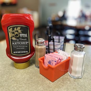 Early Edition - Ketchup, S&P, Jelly, and Sugar Caddies at each table - Breakfast & Brunch Near Me - Manhattan, Kansas