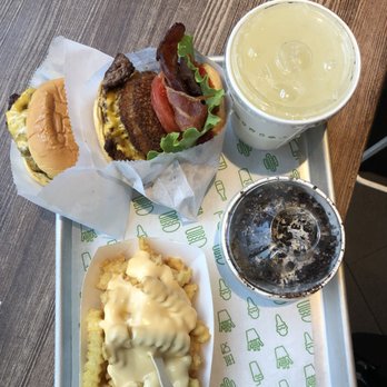 Shake Shack River North - Burgers Near Me - Chicago, Illinois Shake Shack River North - Burgers Near Me - Chicago, Illinois