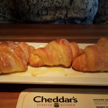 Cheddar's Scratch Kitchen - Honey butter croissants - American Near Me - Arlington, Texas