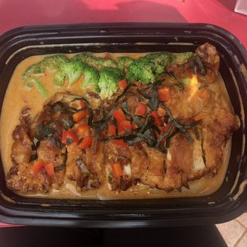 Thai At Main Street - Fried chicken curry - Thai Near Me - Durham, North Carolina