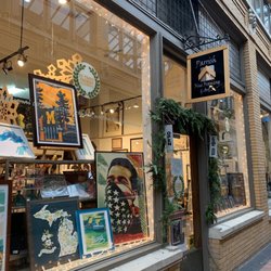 Parrish Fine Framing and Art - The cutest storefront in Nickels Arcade