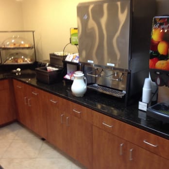 Best Western Plus Cedar Bluff Inn - Breakfast Bar with juice machine, milk, cereal, yogurt assorted bread and danish - Hotels Near Me - Knoxville, Tennessee Best Western Plus Cedar Bluff Inn - Breakfast Bar with juice machine, milk, cereal, yogurt assorted bread and danish - Hotels Near Me - Knoxville, Tennessee