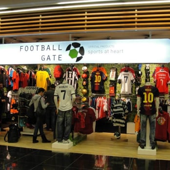 Aeroporto de Lisboa - A store for futbol fans - Airports Near Me - Lisbon, 11
